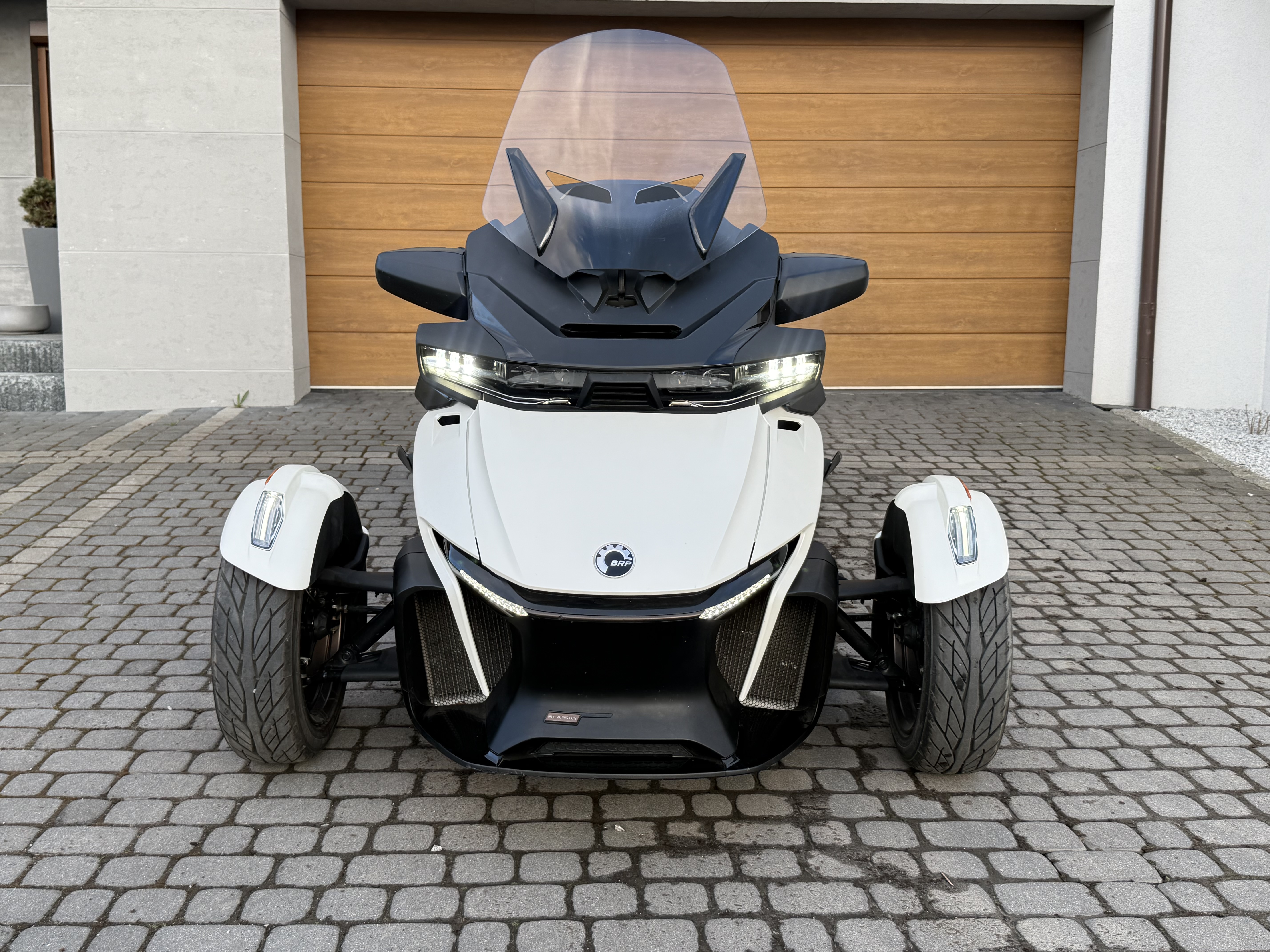 
								SPYDER RT SeaToSky nowy model przebieg 800km led carplay full									