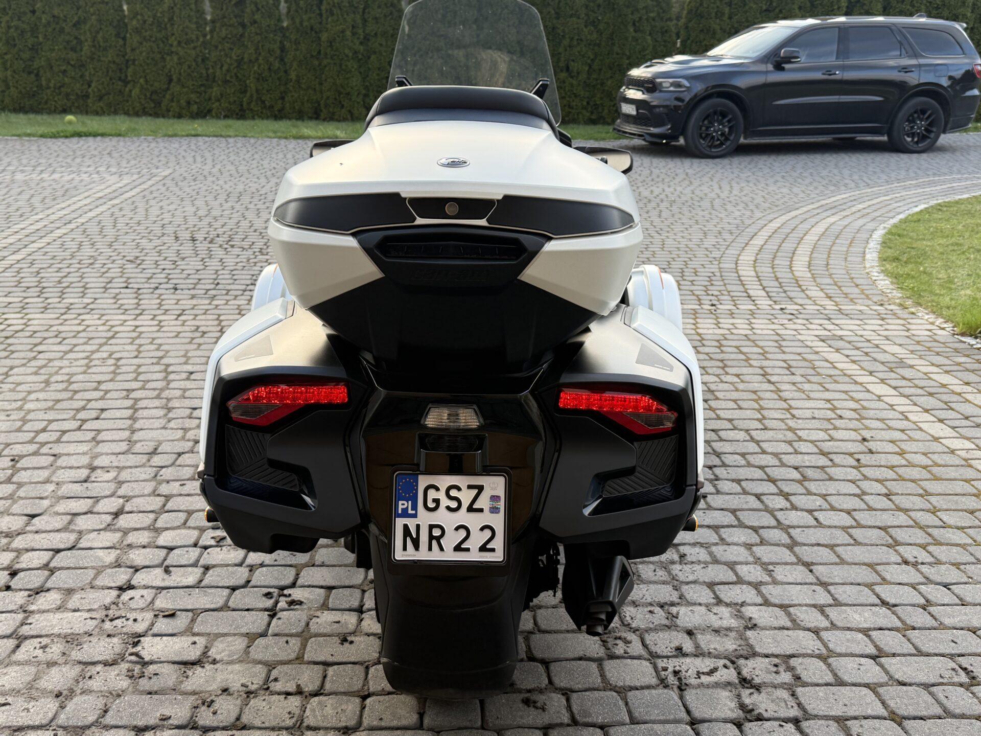 SPYDER RT SeaToSky nowy model przebieg 800km led carplay full