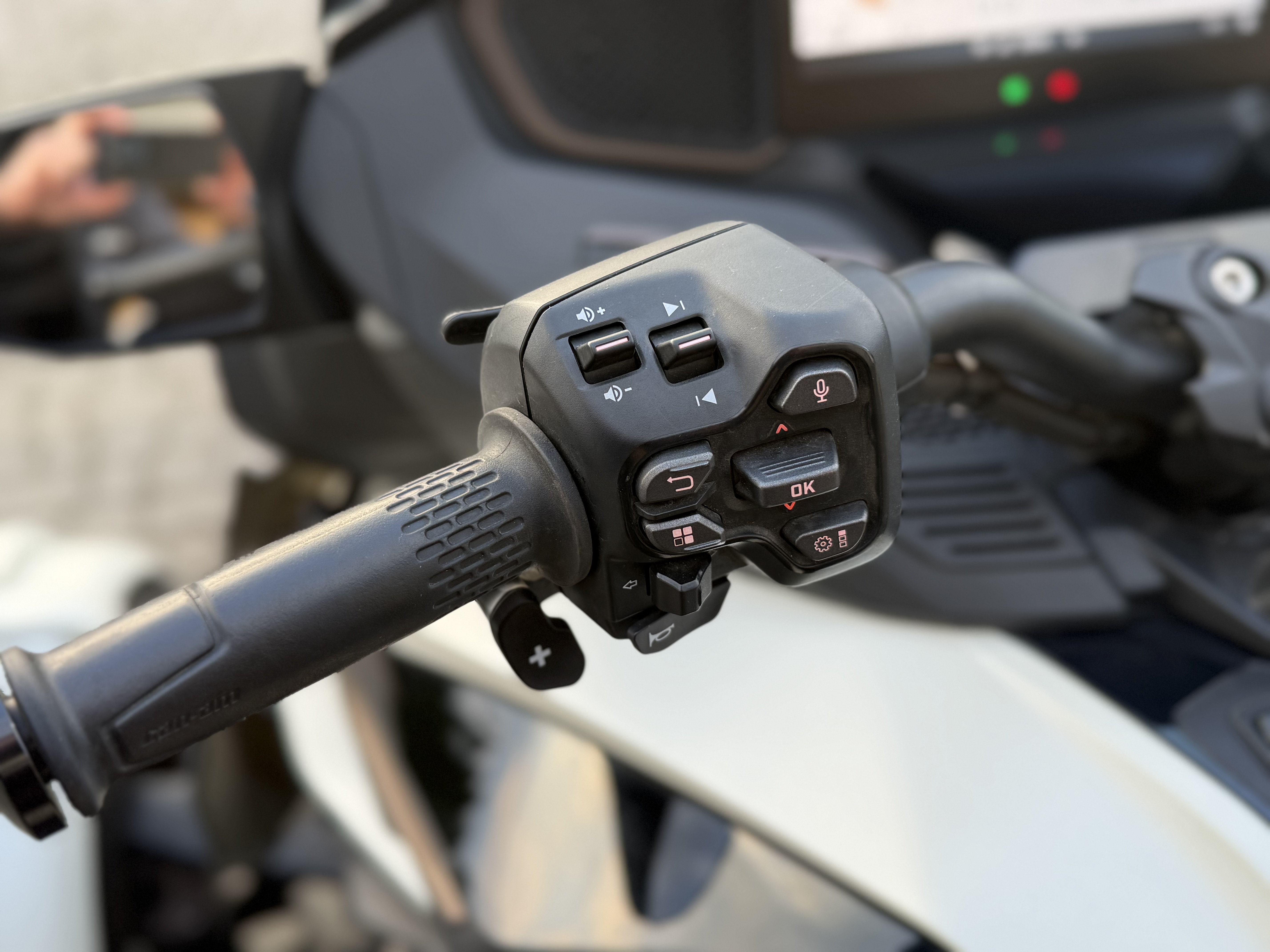 
								SPYDER RT SeaToSky nowy model przebieg 800km led carplay full									