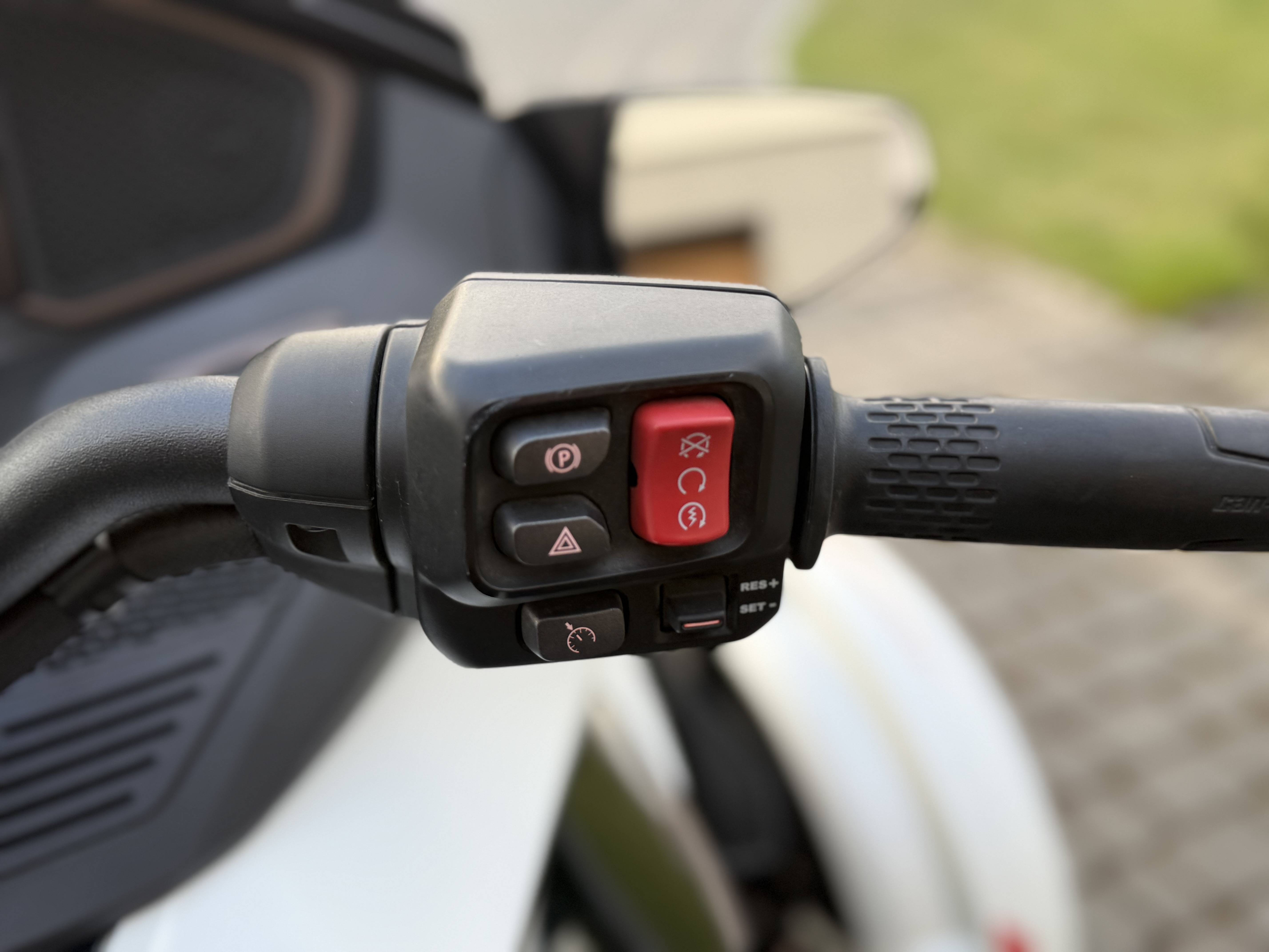 
								SPYDER RT SeaToSky nowy model przebieg 800km led carplay full									