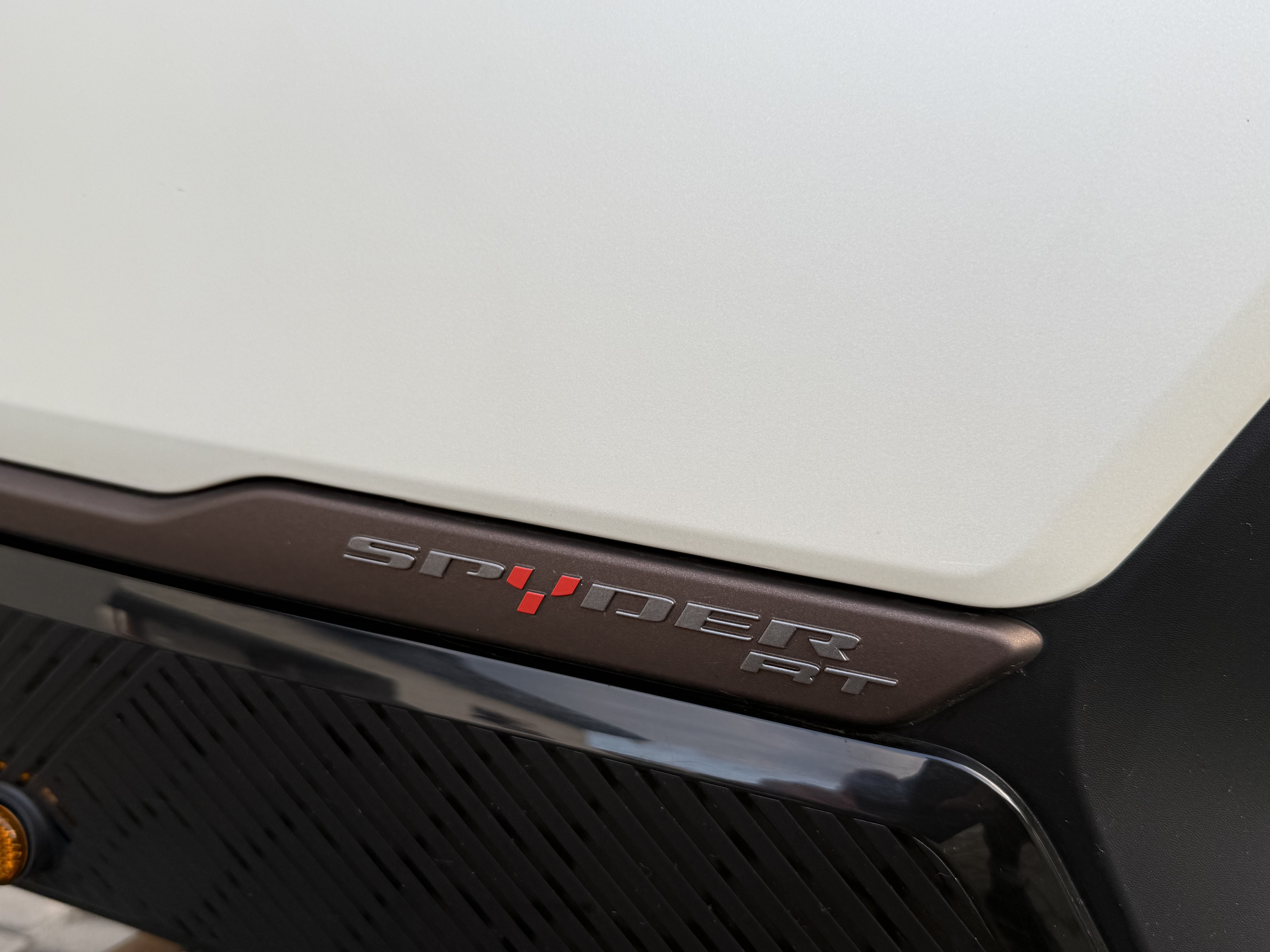 
								SPYDER RT SeaToSky nowy model przebieg 800km led carplay full									